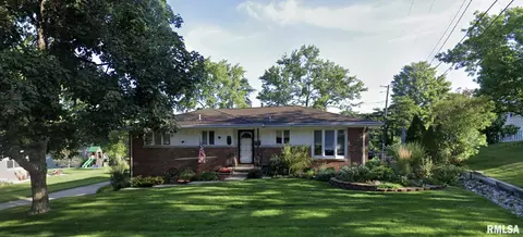 1303 W Teton Dr, Peoria, IL 61614