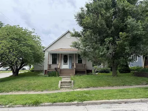 533 N 7th Ave, Canton, IL 61520