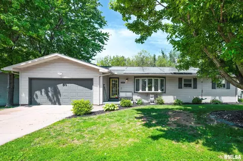 3333 W Lexington Ct, Peoria, IL 61615