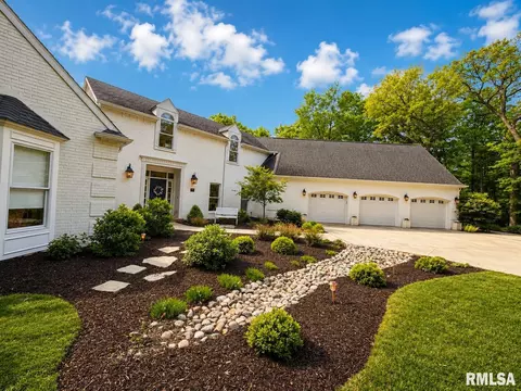 804 W Grand Oak Dr, Peoria, IL 61615