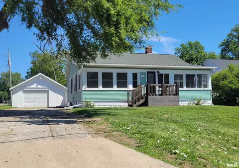601 Pekin Ave, Creve Coeur, IL 61610