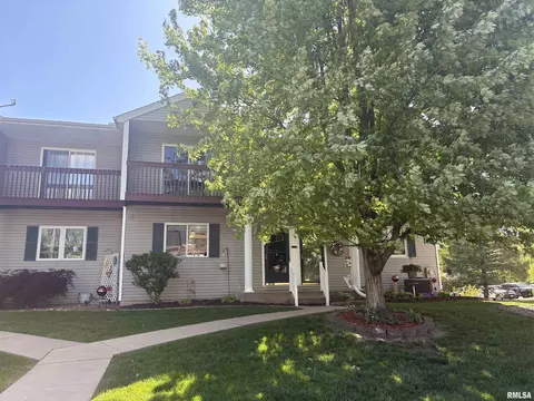 3510 Kingston Dr, Peoria, IL 61604