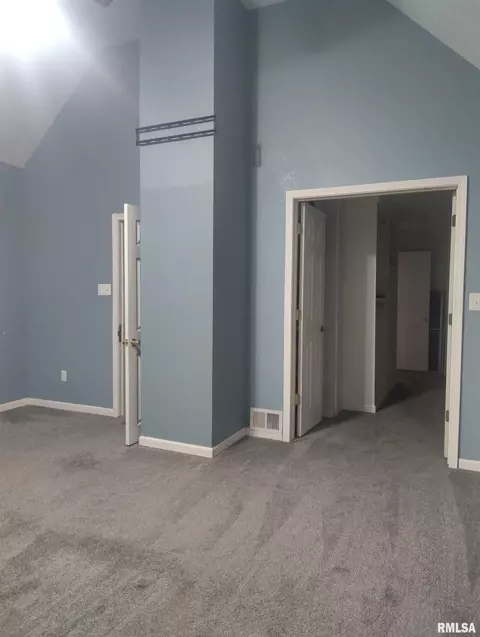 Entry Way - 362 E Ash St, Canton, IL 61520 photo 6 of 6
