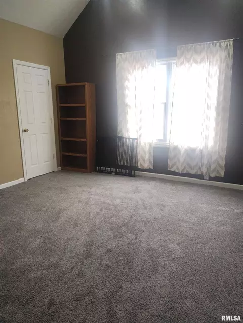 Bedroom - 362 E Ash St, Canton, IL 61520 photo 1 of 11
