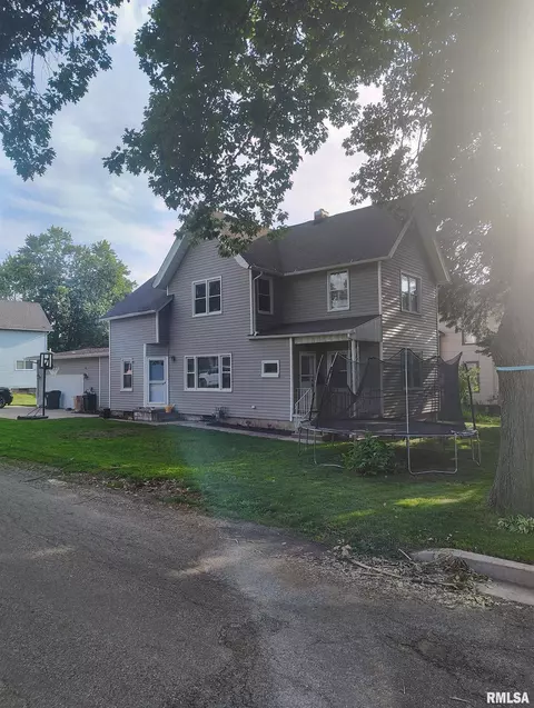 362 E Ash St, Canton, IL 61520