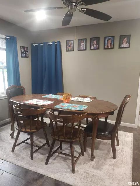 Dining - 362 E Ash St, Canton, IL 61520 photo 2 of 2