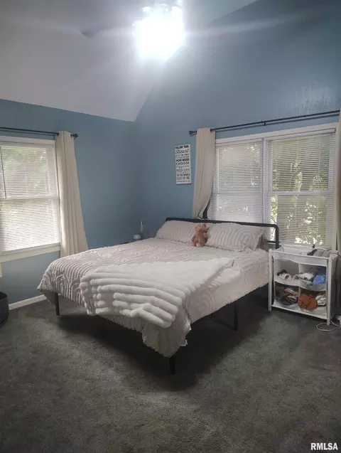 Bedroom - 362 E Ash St, Canton, IL 61520 photo 1 of 9