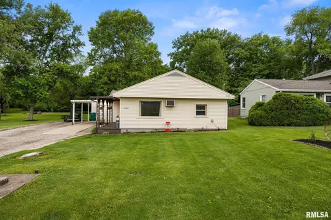 2133 N Ellory Rd, Peoria, IL 61604