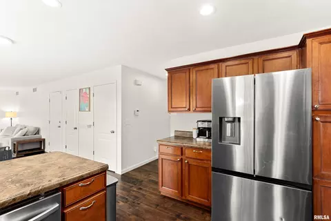 Kitchen - 2003 W Miners Dr, Dunlap, IL 61525 photo 3 of 4