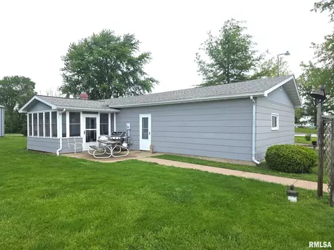 Exterior - 1455 Charlotte Rd, Macomb, IL 61455 photo 8 of 9