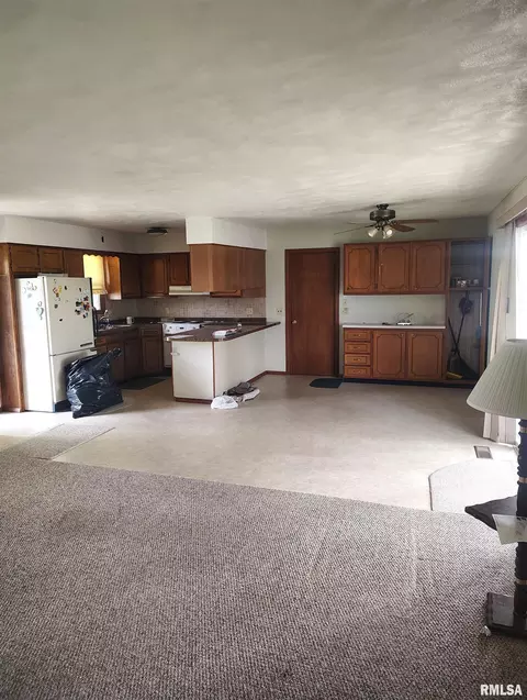 Kitchen - 1455 Charlotte Rd, Macomb, IL 61455 photo 1 of 2