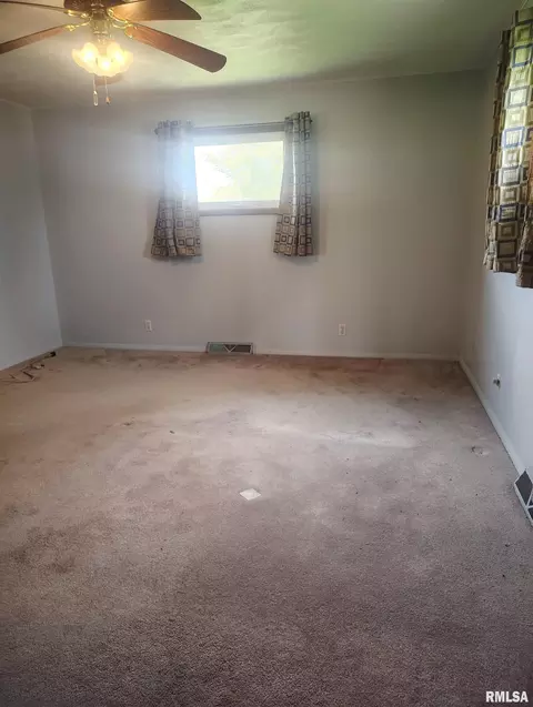 Bedroom - 1455 Charlotte Rd, Macomb, IL 61455 photo 1 of 1