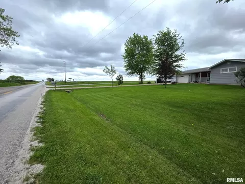 Exterior - 1455 Charlotte Rd, Macomb, IL 61455 photo 3 of 9