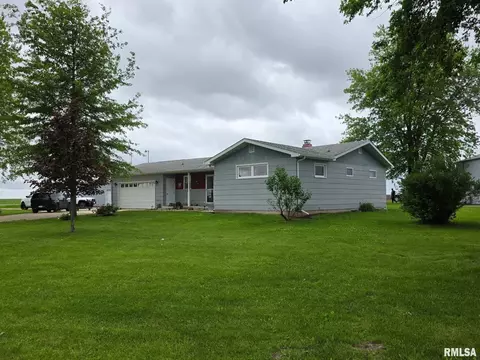 Exterior - 1455 Charlotte Rd, Macomb, IL 61455 photo 6 of 9