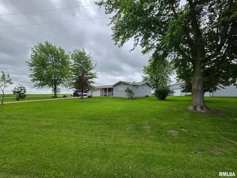 Exterior - 1455 Charlotte Rd, Macomb, IL 61455 photo 5 of 9