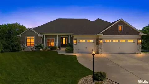 15 Streamwood Ct, Washington, IL 61571
