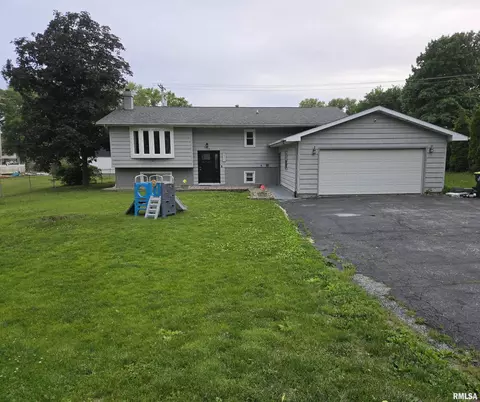 5310 E Lawrence Ave, Chillicothe, IL 61523