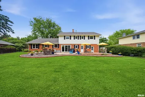 Exterior - 202 E Hanover Pl, Peoria, IL 61614 photo 4 of 12