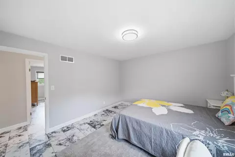 Bedroom - 202 E Hanover Pl, Peoria, IL 61614 photo 12 of 15