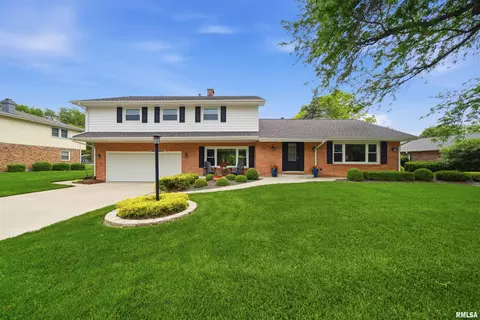 202 E Hanover Pl, Peoria, IL 61614