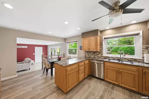 Kitchen - 202 E Hanover Pl, Peoria, IL 61614 photo 3 of 7