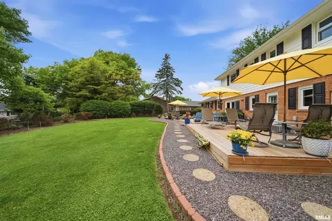 Exterior - 202 E Hanover Pl, Peoria, IL 61614 photo 11 of 12