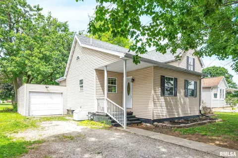 202 W 4th St, Wyanet, IL 61379