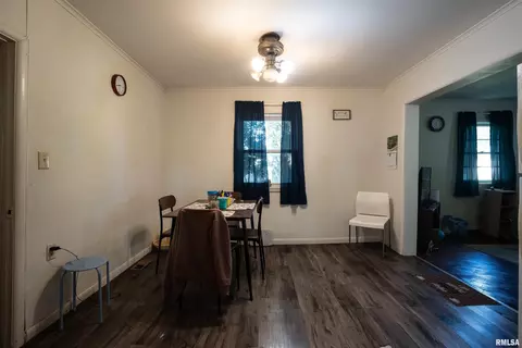Dining - 304 E Webster St, Benton, IL 62812 photo 1 of 2
