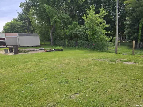Exterior - 110 120 E Valley View Dr, Banner, IL 61520 photo 11 of 16