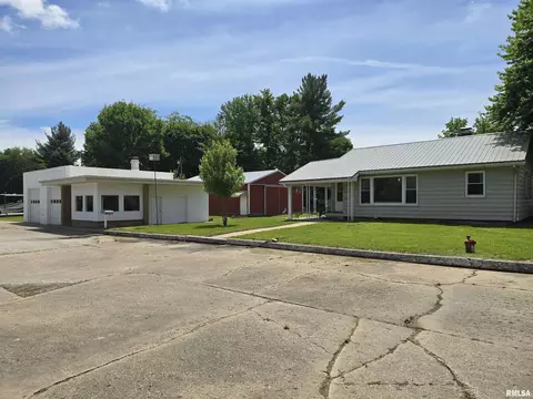 Exterior - 110 120 E Valley View Dr, Banner, IL 61520 photo 2 of 16