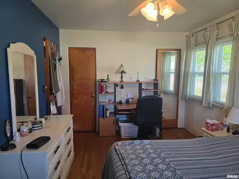 Bedroom - 110 120 E Valley View Dr, Banner, IL 61520 photo 3 of 7