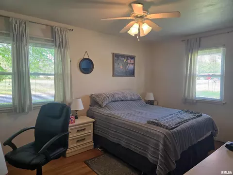 Bedroom - 110 120 E Valley View Dr, Banner, IL 61520 photo 1 of 7