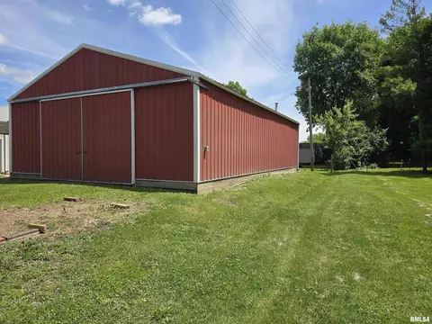 Exterior - 110 120 E Valley View Dr, Banner, IL 61520 photo 8 of 16