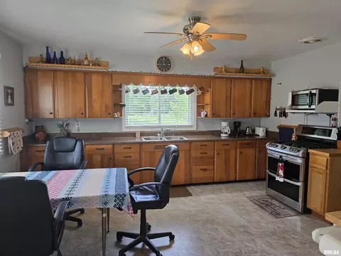 Kitchen - 110 120 E Valley View Dr, Banner, IL 61520 photo 2 of 7