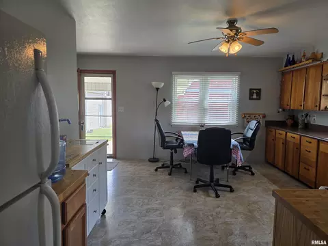 Kitchen - 110 120 E Valley View Dr, Banner, IL 61520 photo 3 of 7