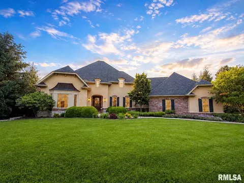 3023 W Pilgrims Way, Peoria, IL 61615