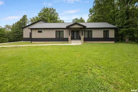 11323 Linn Rd, Benton, IL 62812