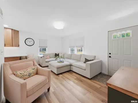 601 Spring St, Washington, IL 61571 photo 7
