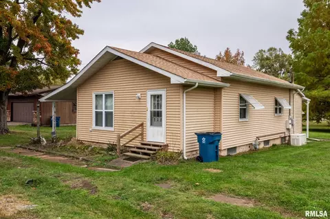 Exterior - 308 W Flora St, Valier, IL 62891 photo 1 of 6