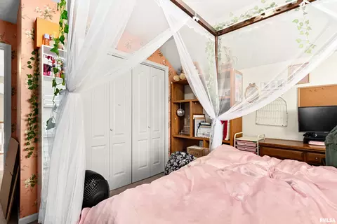 Bedroom - 1802 Prairie Ct, Dunlap, IL 61525 photo 8 of 10