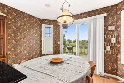 Dining - 1802 Prairie Ct, Dunlap, IL 61525 photo 4 of 4