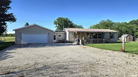 25721 N Dogpatch Rd, Ellisville, IL 61431