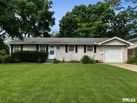 601 N Moss Avenue Ter, Peoria, IL 61606