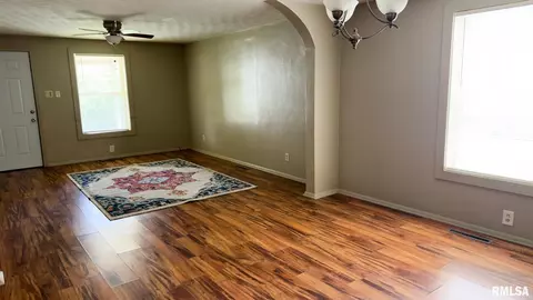 404 N Van Buren St, West Frankfort, IL 62896