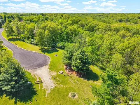 S Walnut Point Drive, Mapleton, IL 61547