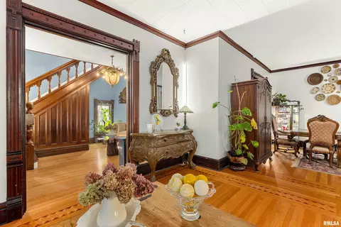 Entry Way - 207 W 3rd St, Delavan, IL 61734 photo 6 of 15