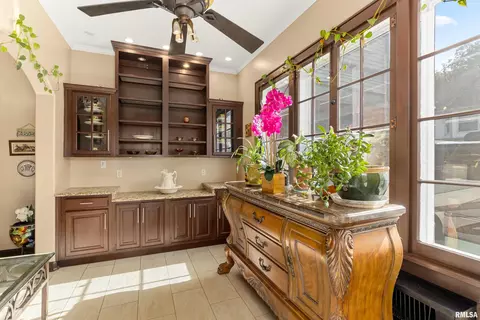 Entry Way - 207 W 3rd St, Delavan, IL 61734 photo 11 of 15