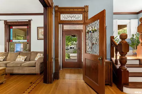 Entry Way - 207 W 3rd St, Delavan, IL 61734 photo 1 of 15