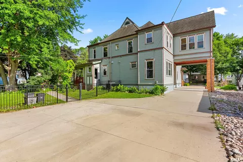 Exterior - 207 W 3rd St, Delavan, IL 61734 photo 7 of 12
