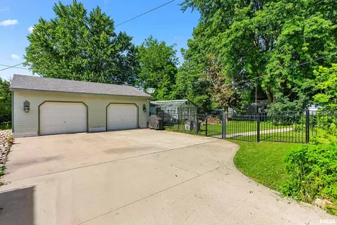 Exterior - 207 W 3rd St, Delavan, IL 61734 photo 6 of 12